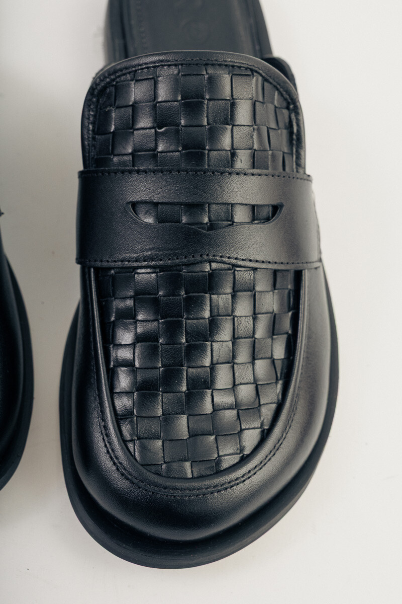 Treno Black