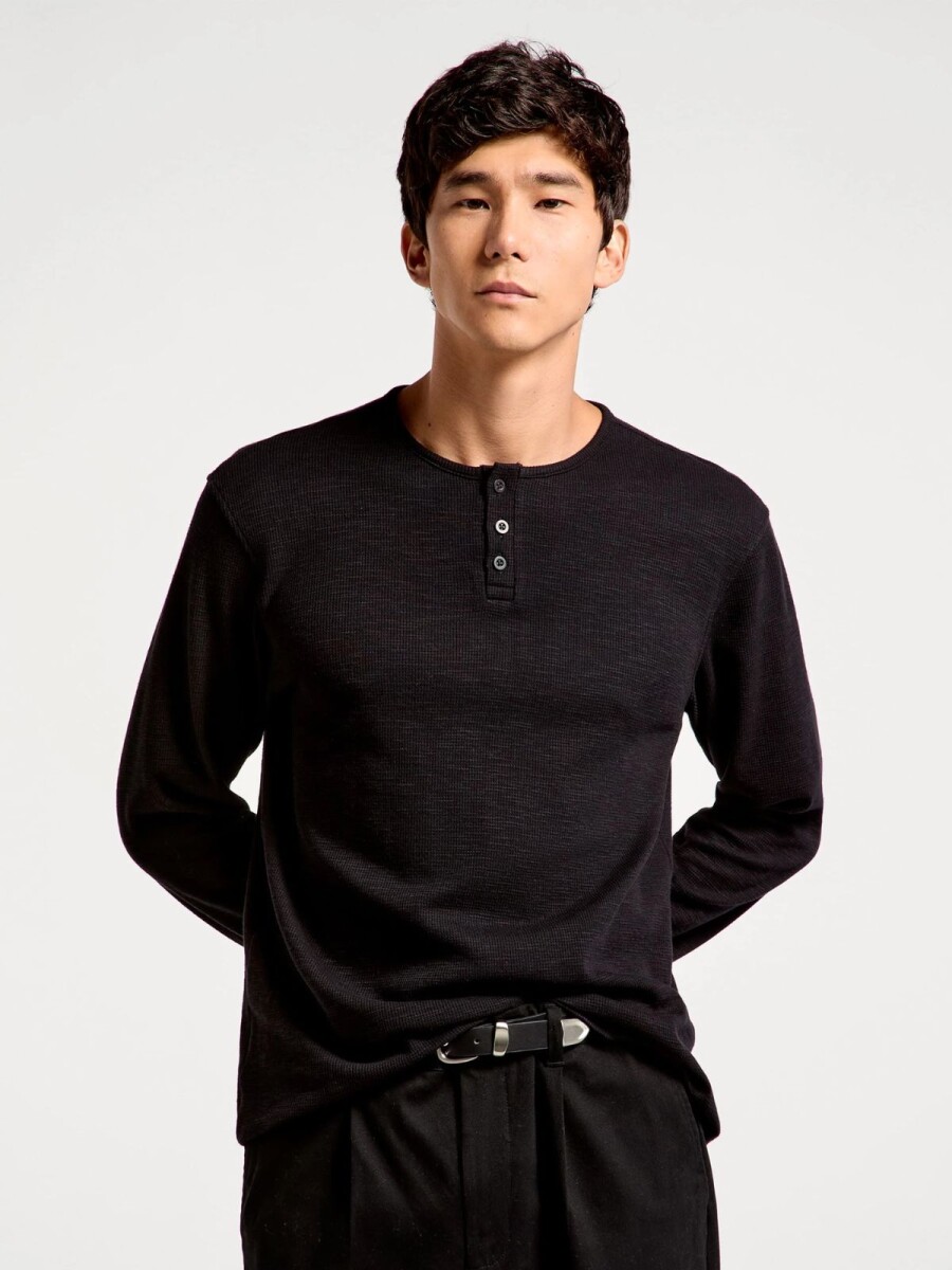 CAMISETA TÉRMICA DE ALGODÓN MODELO HENLEY - NEGRO 