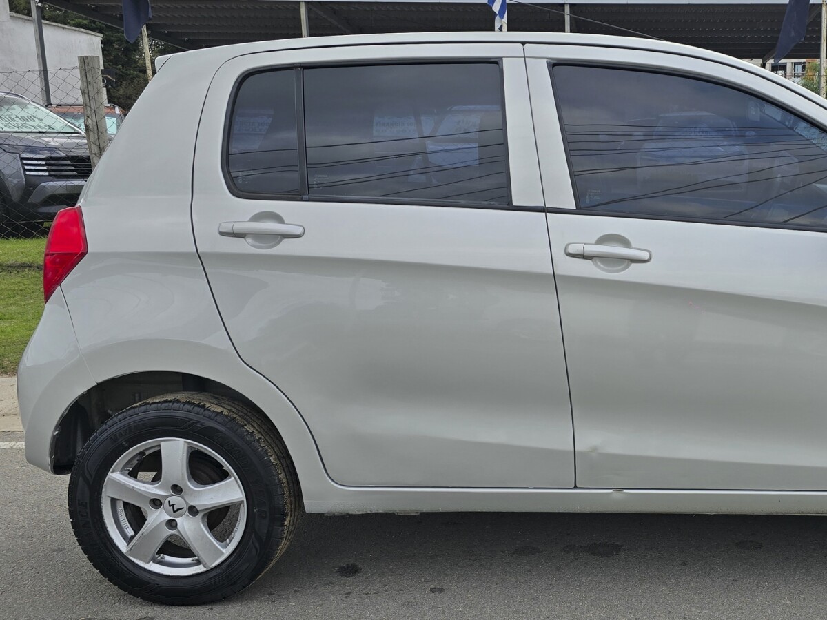 Suzuki Celerio GL 2020 EXCELENTE ESTADO!| Permuta / Financia Suzuki Celerio GL 2020 EXCELENTE ESTADO!| Permuta / Financia