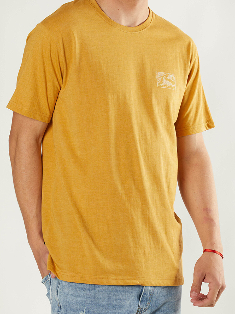 T-SHIRT INDIE TEEN RUSTY - Mostaza 