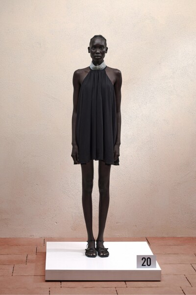 VESTIDO CON BRILLO Negro