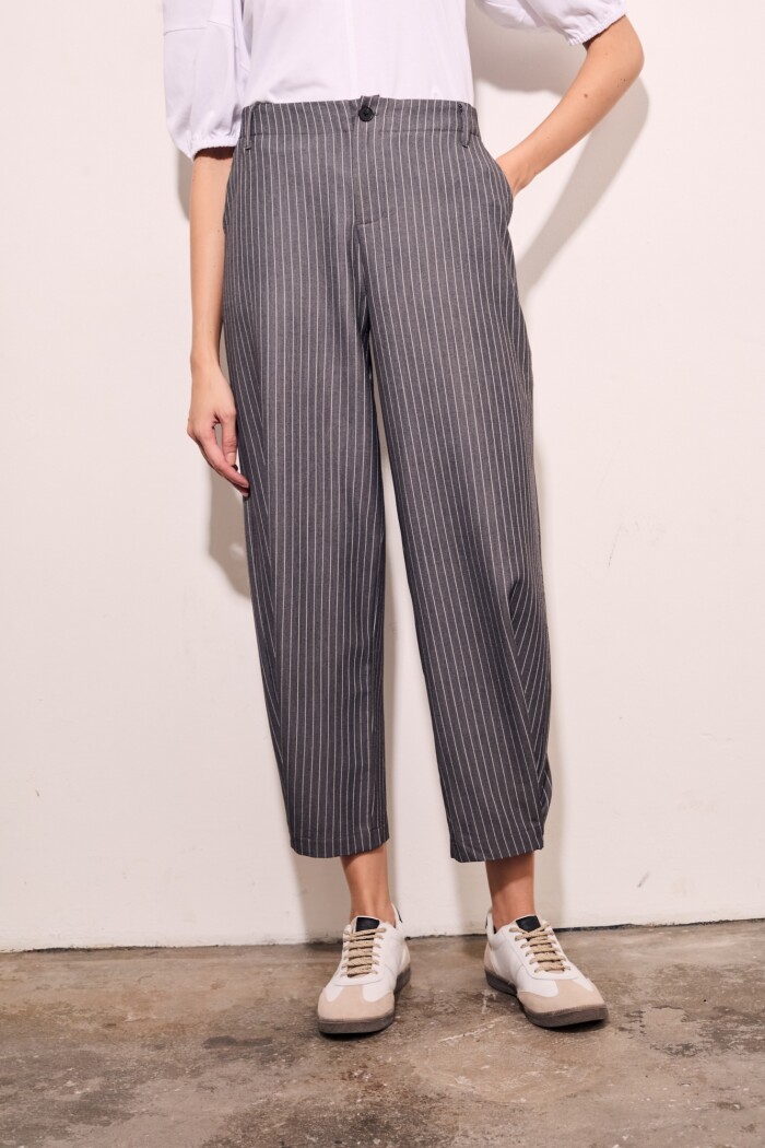 Pantalón A Rayas Gris