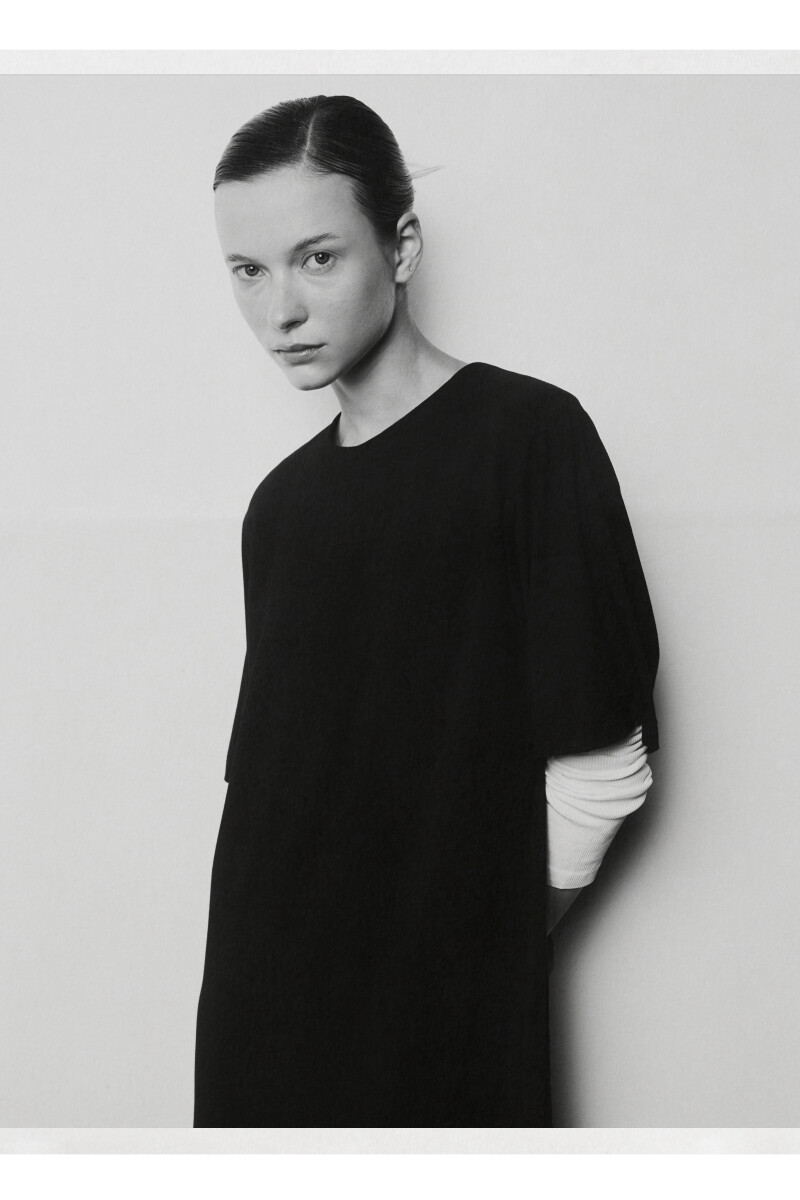 0055 COTTON DRESS CON MANGA Negro