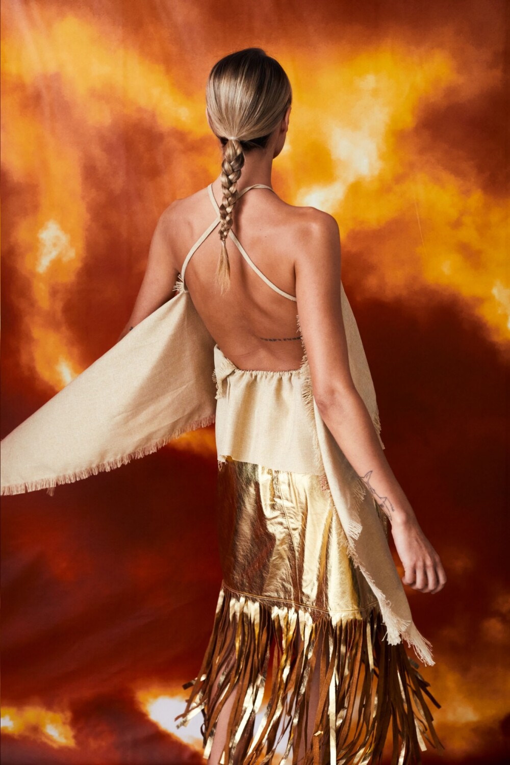 Movement Skirt Dorado Fuerte