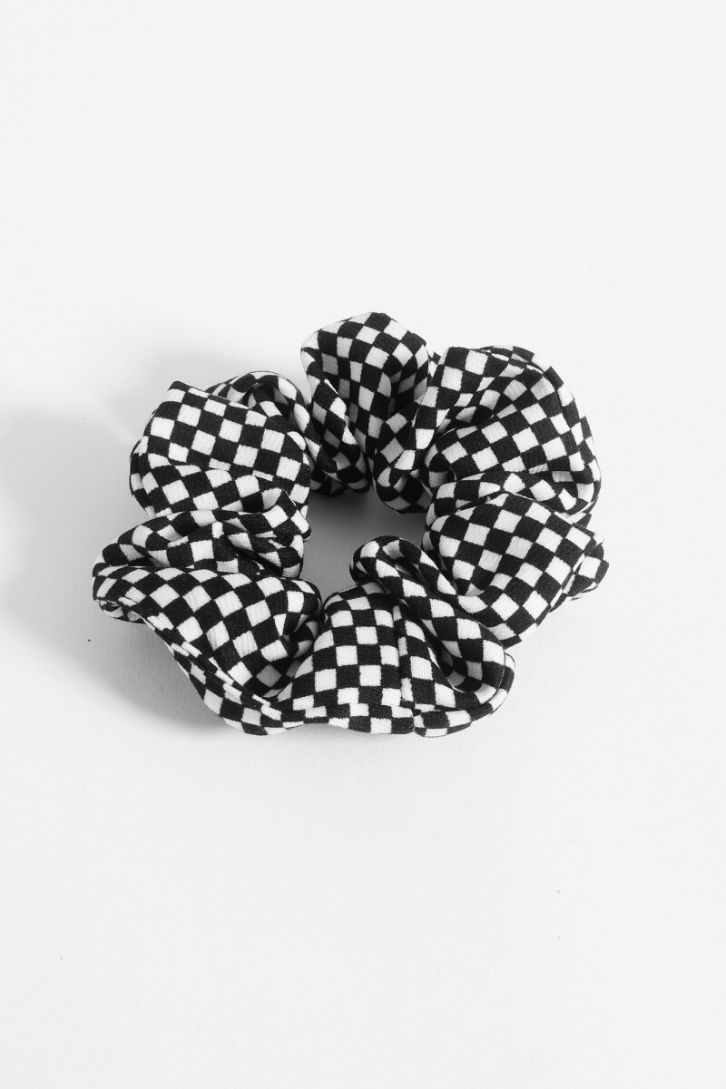 Scrunchie cuadros negro