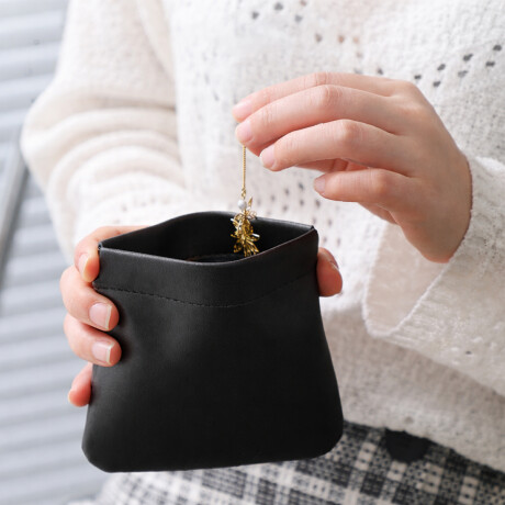 Monedero con cierre de acero Negro