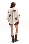 Camisa Cupid en Lino Natural con Corazon Chocolate