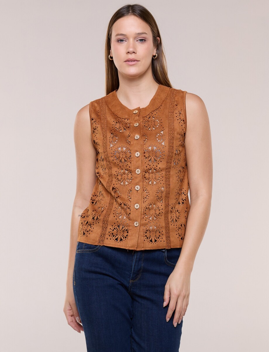 Blusa Boho De Suede Abotonada Con Calado Artesanal - Tostado 