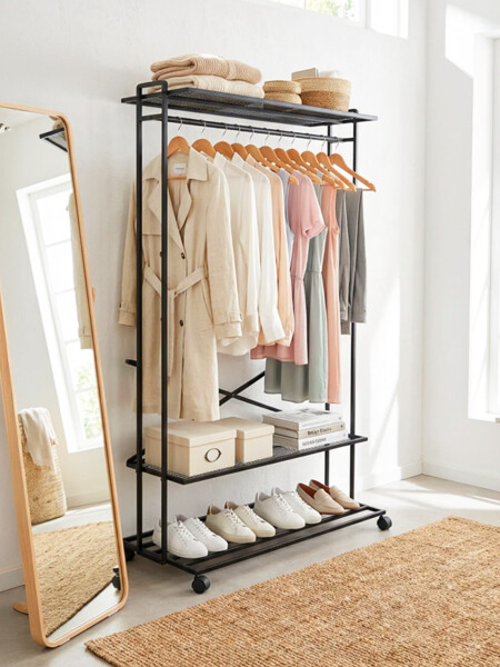 PERCHERO HIERRO CON RUEDAS NEGRO