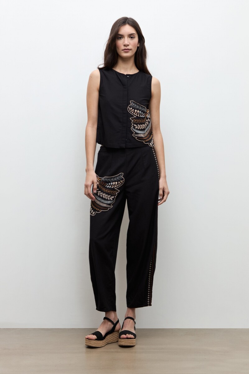 Pantalon barrel con aplique bordado negro