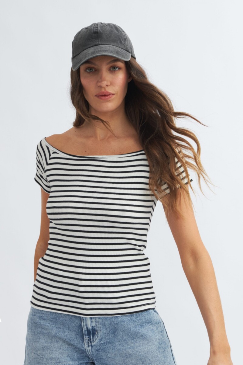 Remera off shoulder mangas cortas BLANCO Y NEGRO