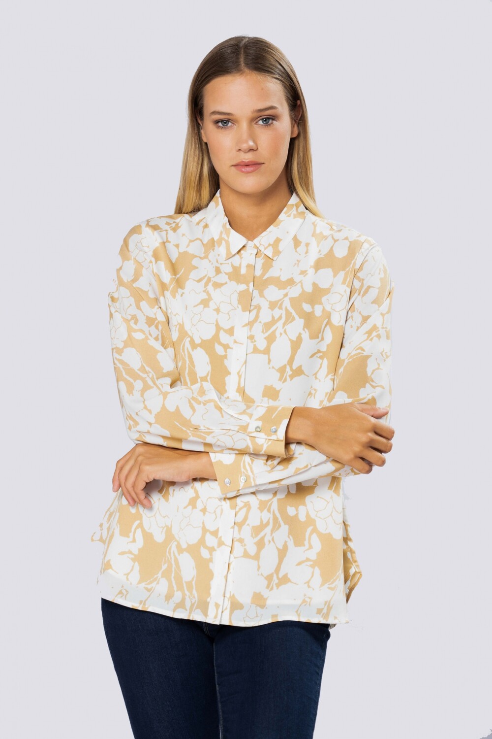 BLUSA ESTAMPADA Mostaza