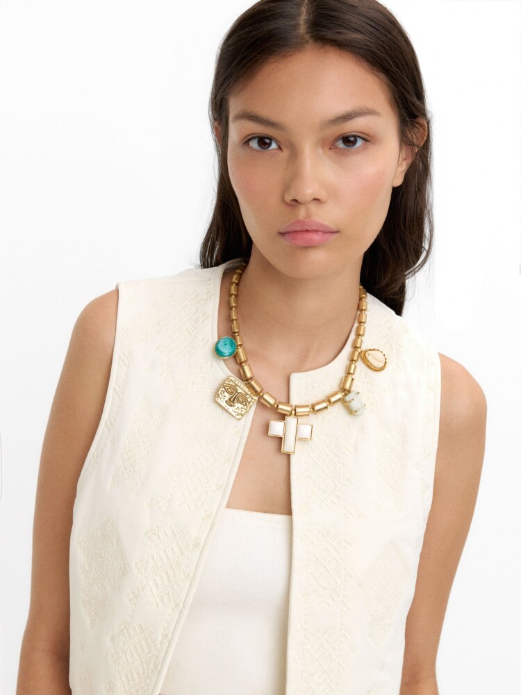 Collar Corto Con Colgantes Multiformas azul