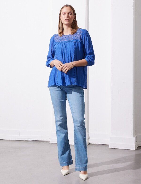 Blusa Crochet ROYAL