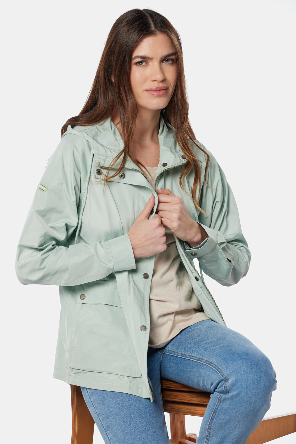 CAMPERA DE NYLON CON CAPUCHA Verde