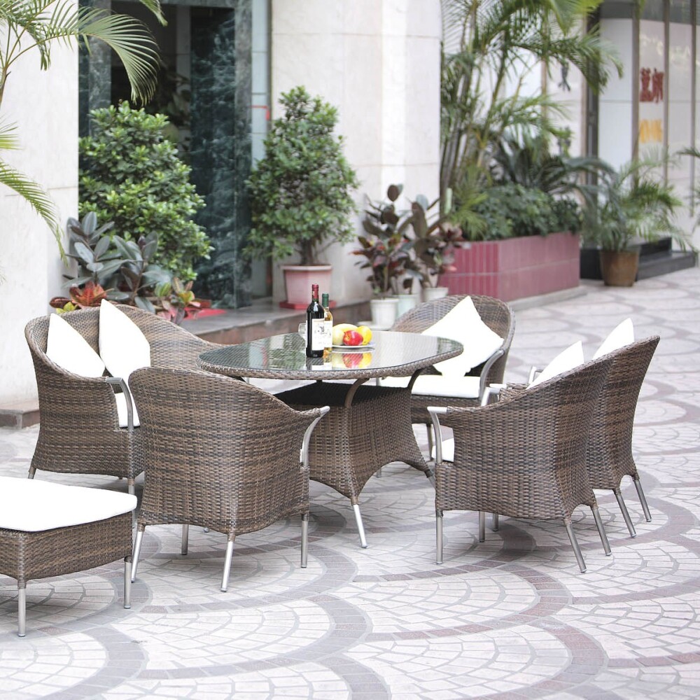Mesa Ovalada Simil Rattan C/ Vidrio Chocolate Mesa Ovalada Simil Rattan C/ Vidrio Chocolate