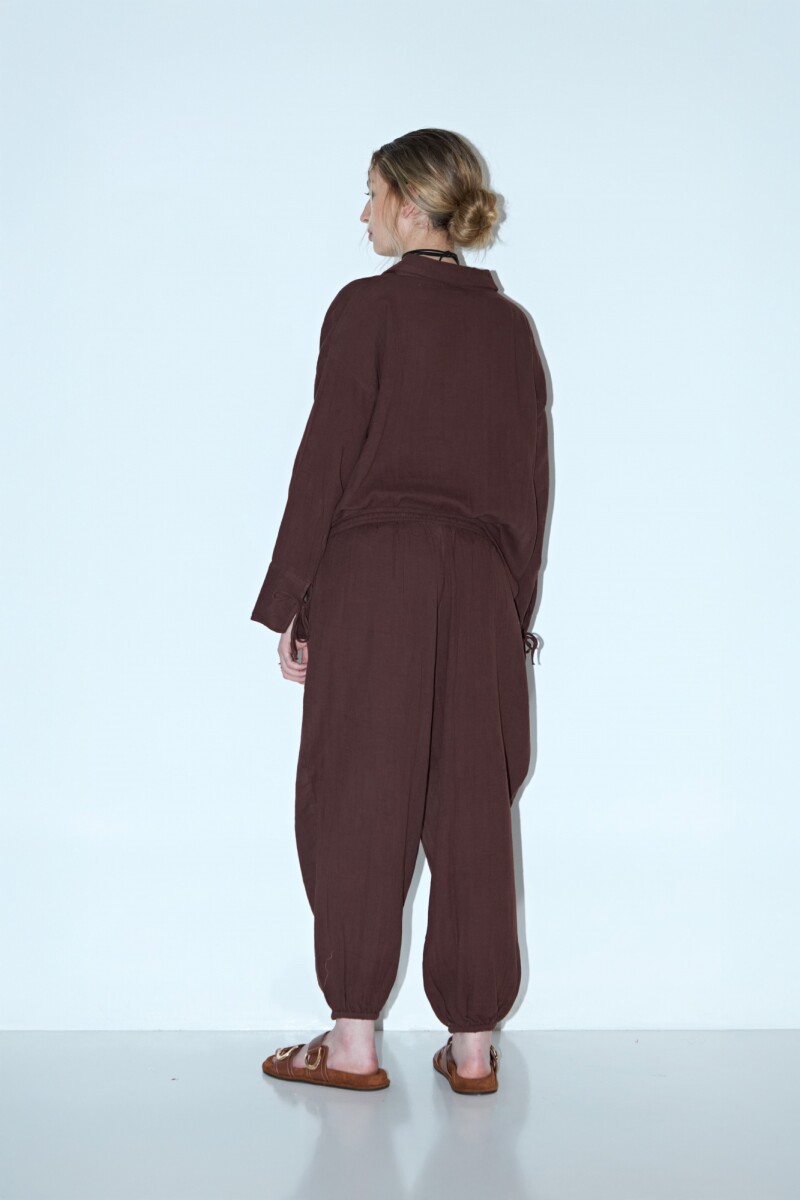 Pantalón abullonado marrón