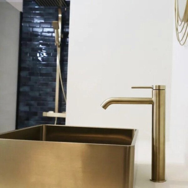 GRIFERIA LAVATORIO ALTO CON VALVULA DORADO MATE - ZOE GRIFERIA LAVATORIO ALTO CON VALVULA DORADO MATE - ZOE