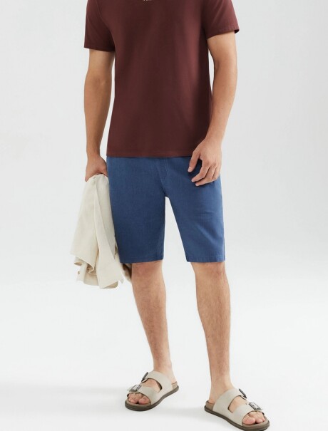 BERMUDA DE SARGA MODELO CHINO AZUL