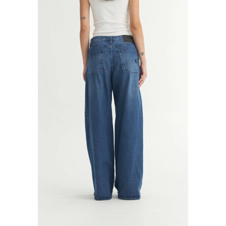 Jean Maia Blue I25