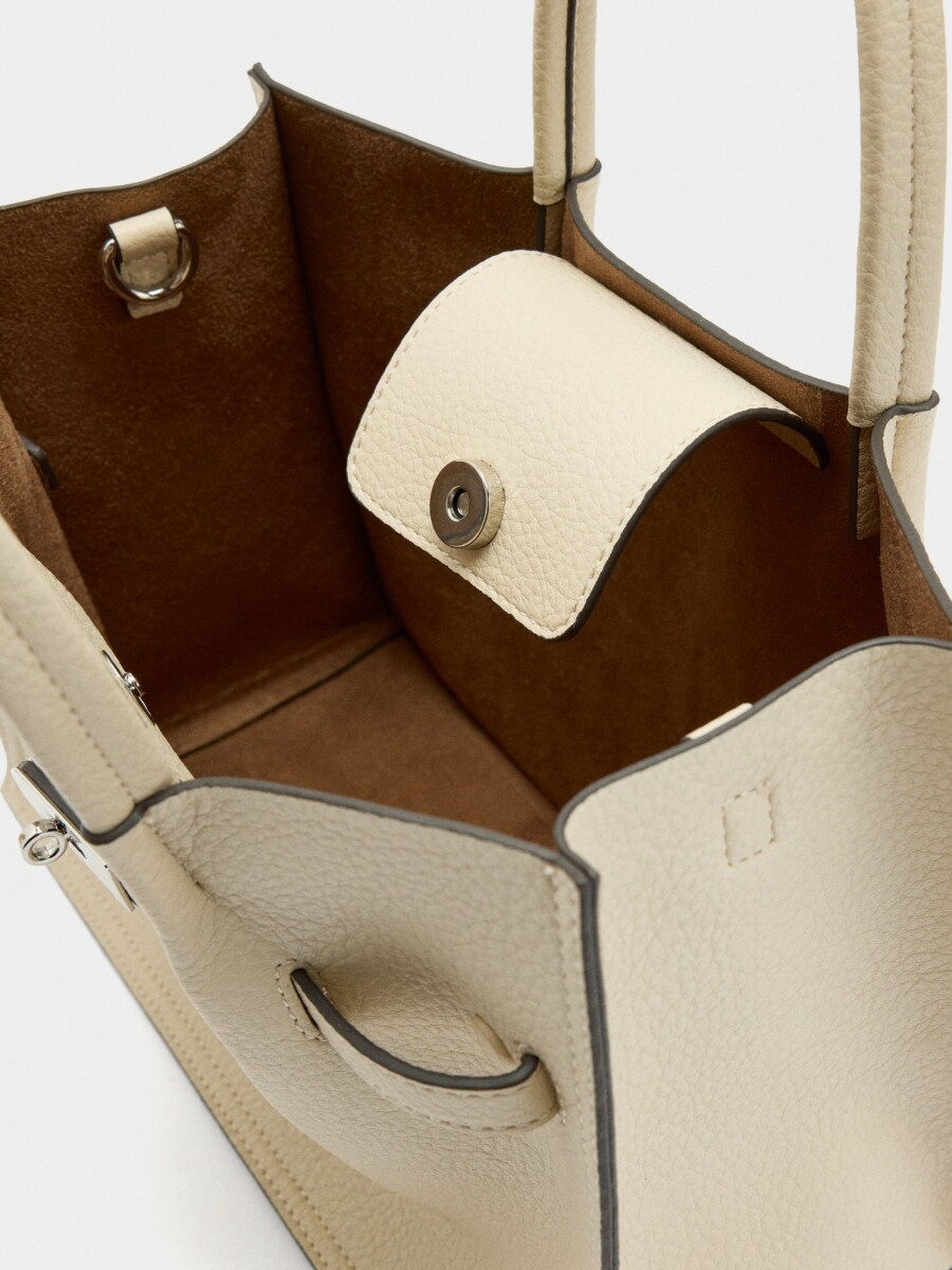 Bolso Tote Con Textura Y Detalle De Cinturón crudo