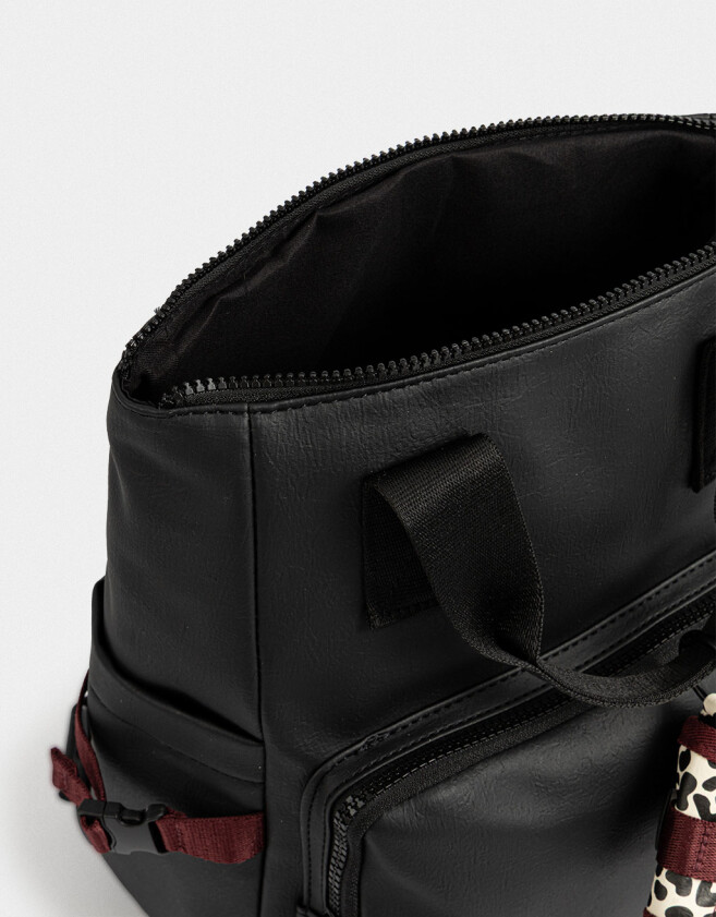Mochilas Urbanas Mochila Deportiva Con Pouch - Negro