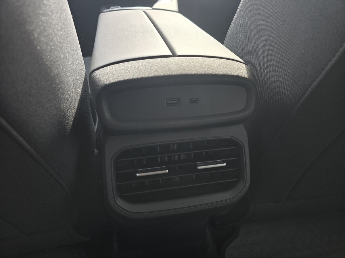Omoda E5 Luxury Extra Full 2027 0KM | Permuta / Financia Omoda E5 Luxury Extra Full 2027 0KM | Permuta / Financia