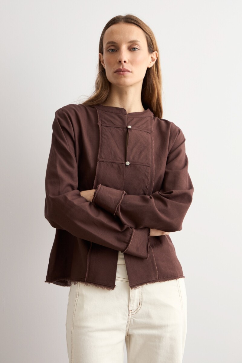 Blusa alamares chocolate