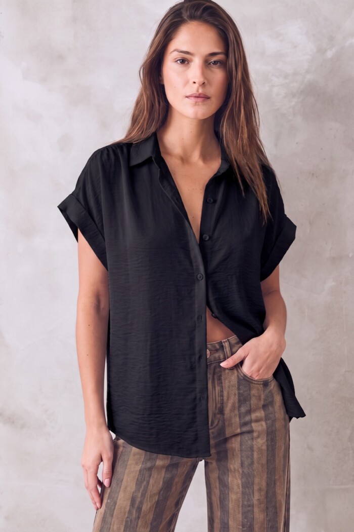 Blusa Manga Corta Negro