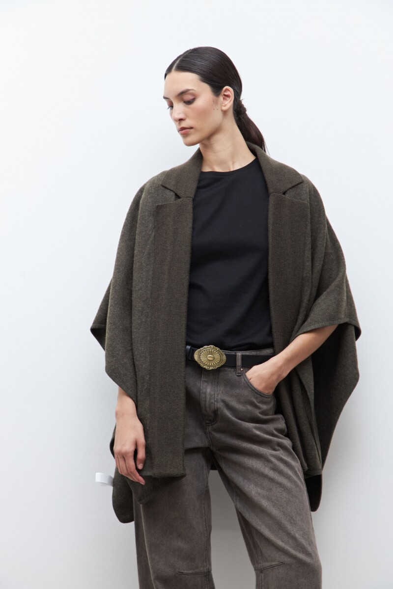 Capa con solapa y cuello tejido verde oliva