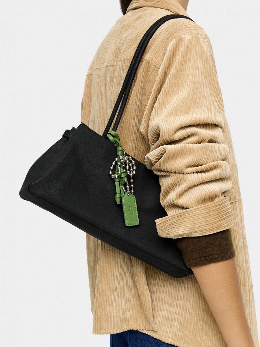 Bolso De Hombro Efecto Piel Con Colgante negro