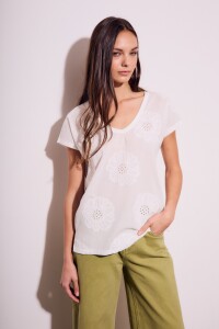 Remera Bordada Alodón Flame Nácar