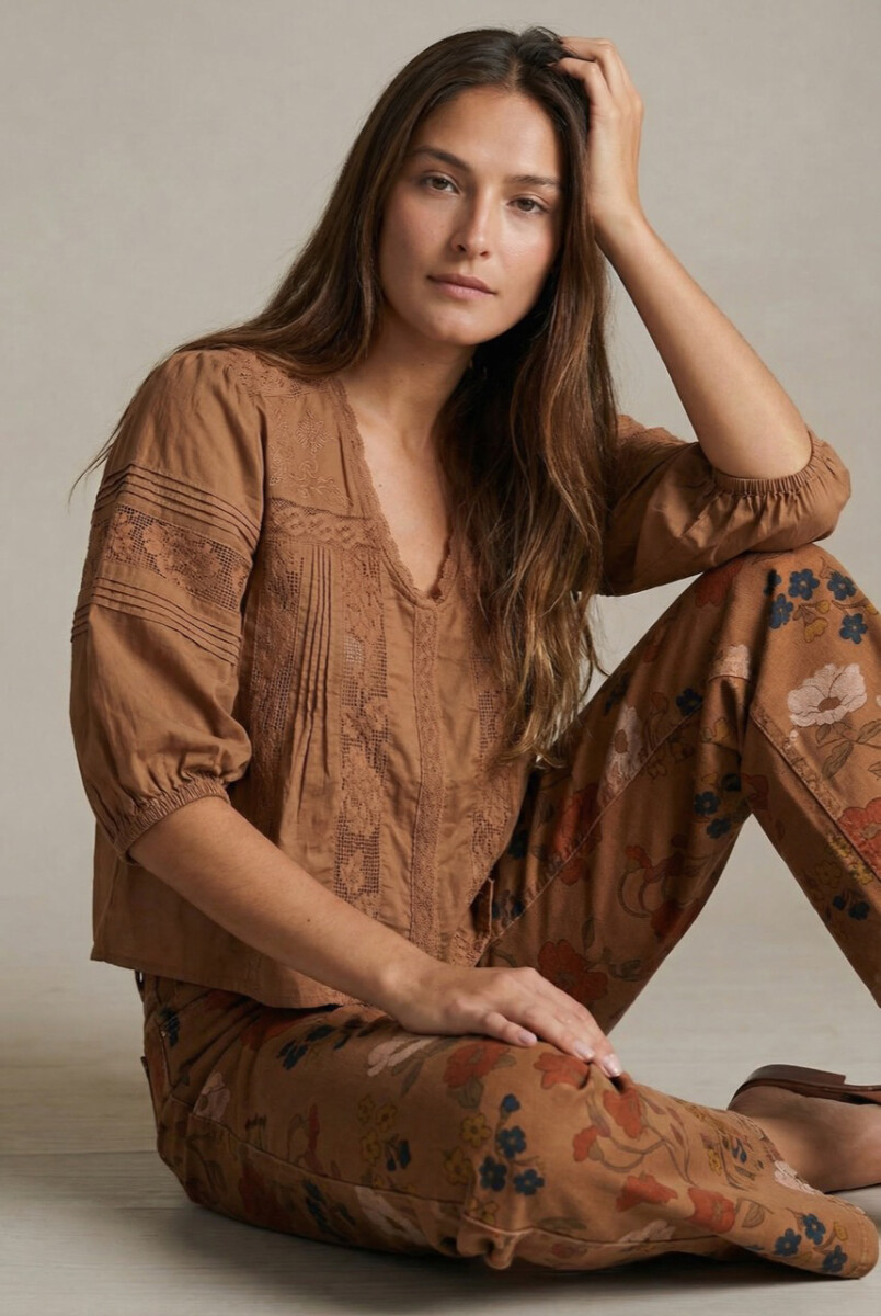 Blusa Encaje Bordados - Chocolate 