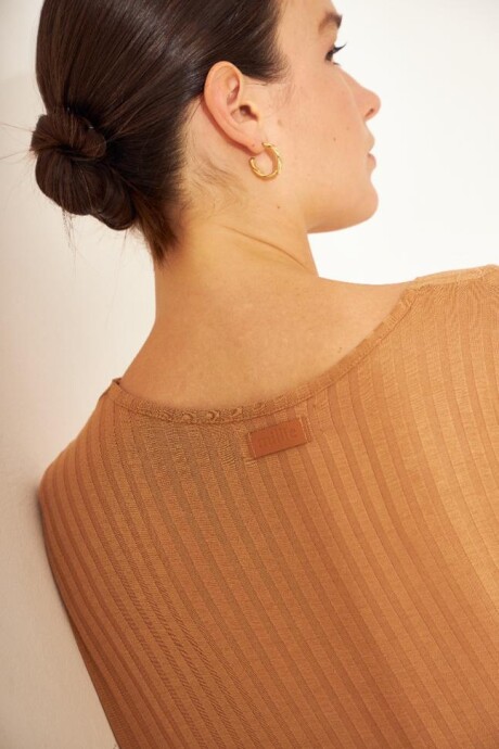 VESTIDO MAGNIFICENT CAMEL
