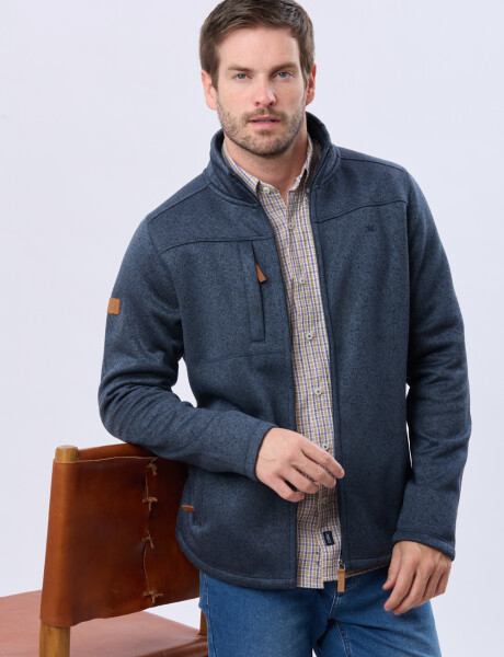 CAMPERA TEXTURADA CON INTERIOR EN POLAR Azul