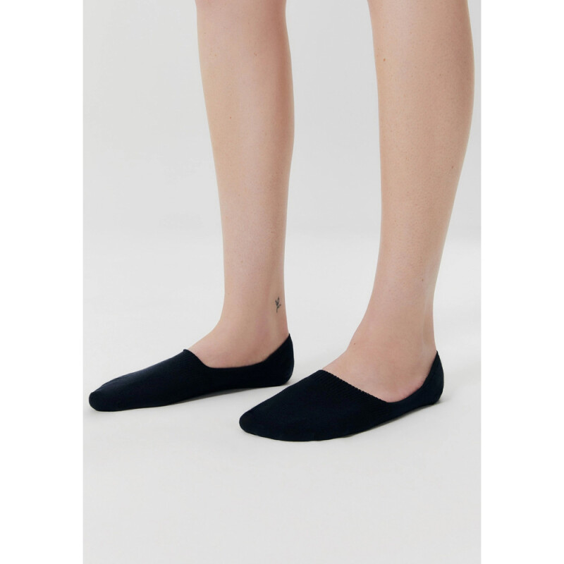 KIT COM 3 PARES MEIAS UNISSEX PRETO/CINZA/BRANCO