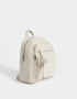Mochilas Urbanas Mochila De Cuerina Con Charm - Blanco Crudo