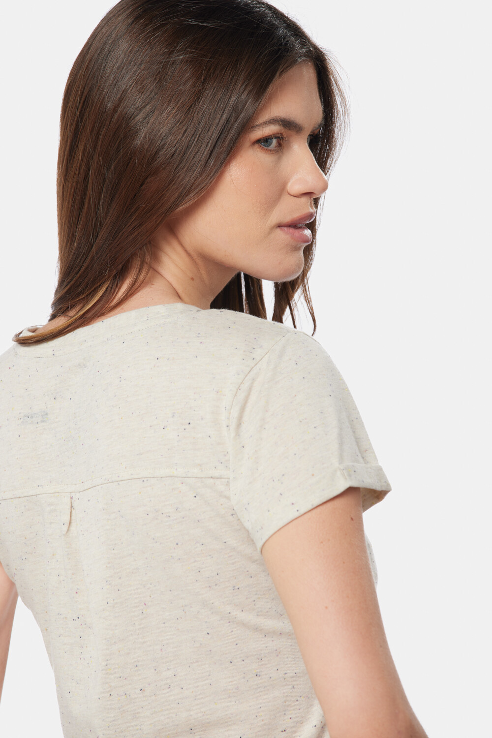 REMERA CON BOTONES Beige