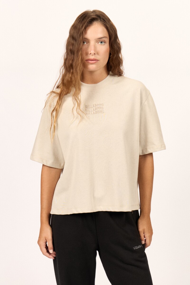 REMERA SURF HIGH BOXY TEE 