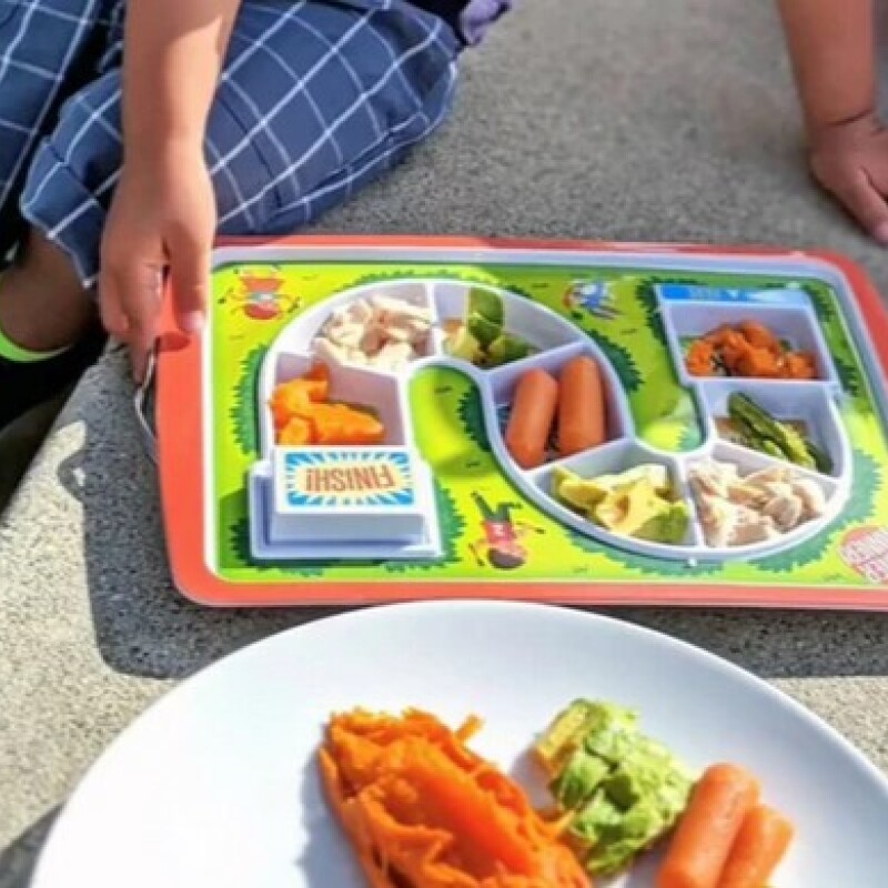 Plato para niños con juego de laberinto Classic