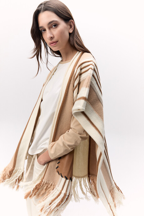 Ruana Medina Camel