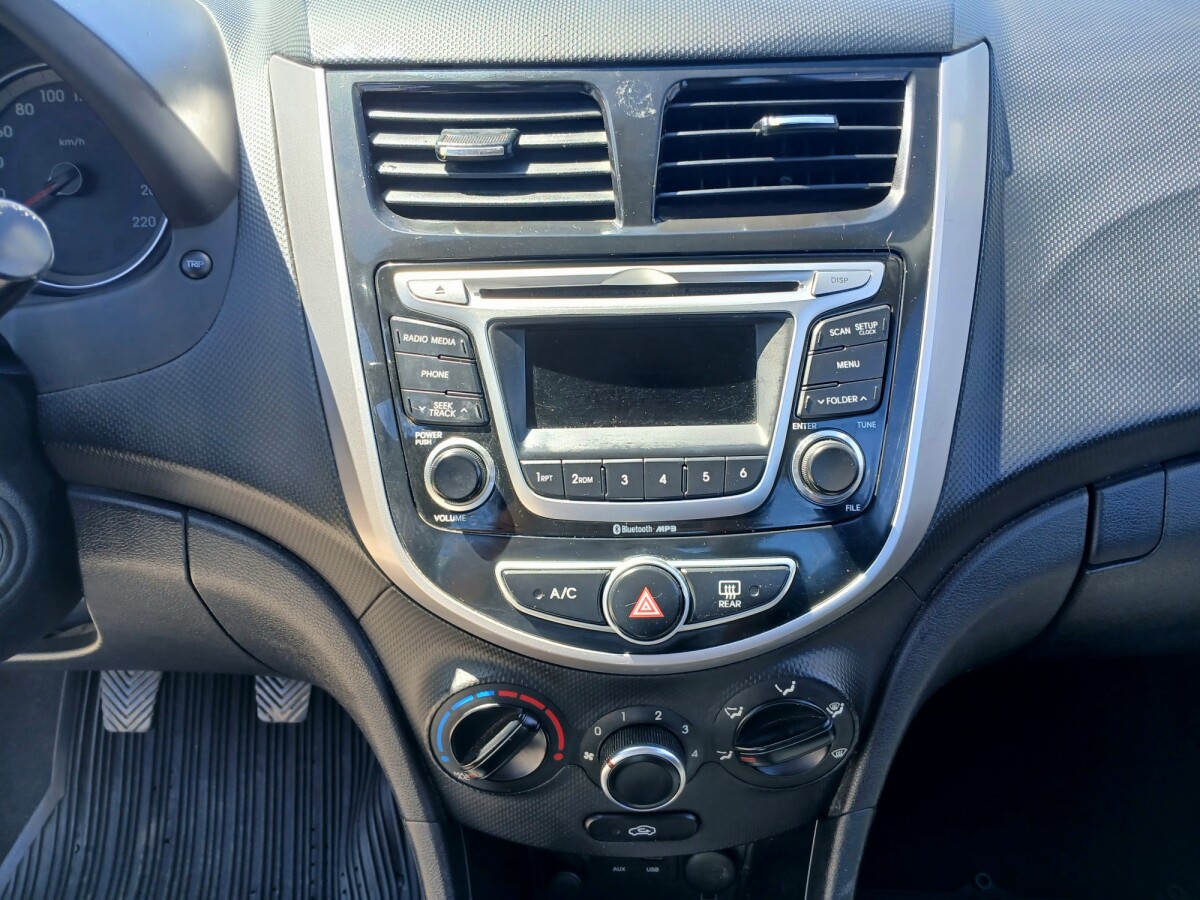 Hyundai Accent GL 1.4 EXCELENTE ESTADO! | Permuta / Financia Hyundai Accent GL 1.4 EXCELENTE ESTADO! | Permuta / Financia