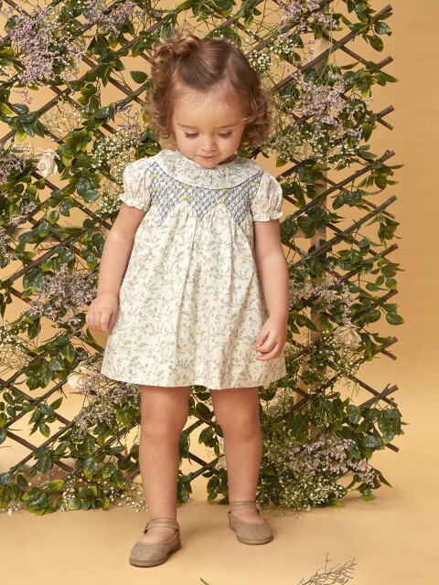 Vestido De Florecitas Con Nido De Abeja Azul