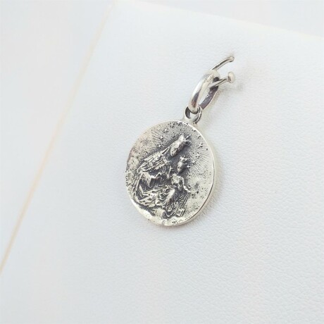 Medalla religiosa de plata 925, Escapulario (Sagrado Corazón de Jesús y Virgen del Carmen) , diámetro 18mm. Medalla religiosa de plata 925, Escapulario (Sagrado Corazón de Jesús y Virgen del Carmen) , diámetro 18mm.