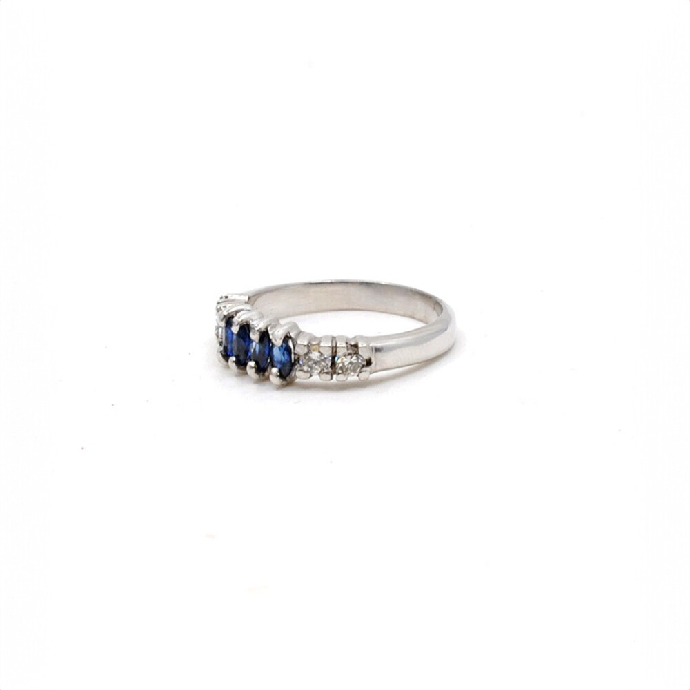 Anillo En Oro 18K Blanco Con Zafiros Y Brillantes Anillo En Oro 18K Blanco Con Zafiros Y Brillantes