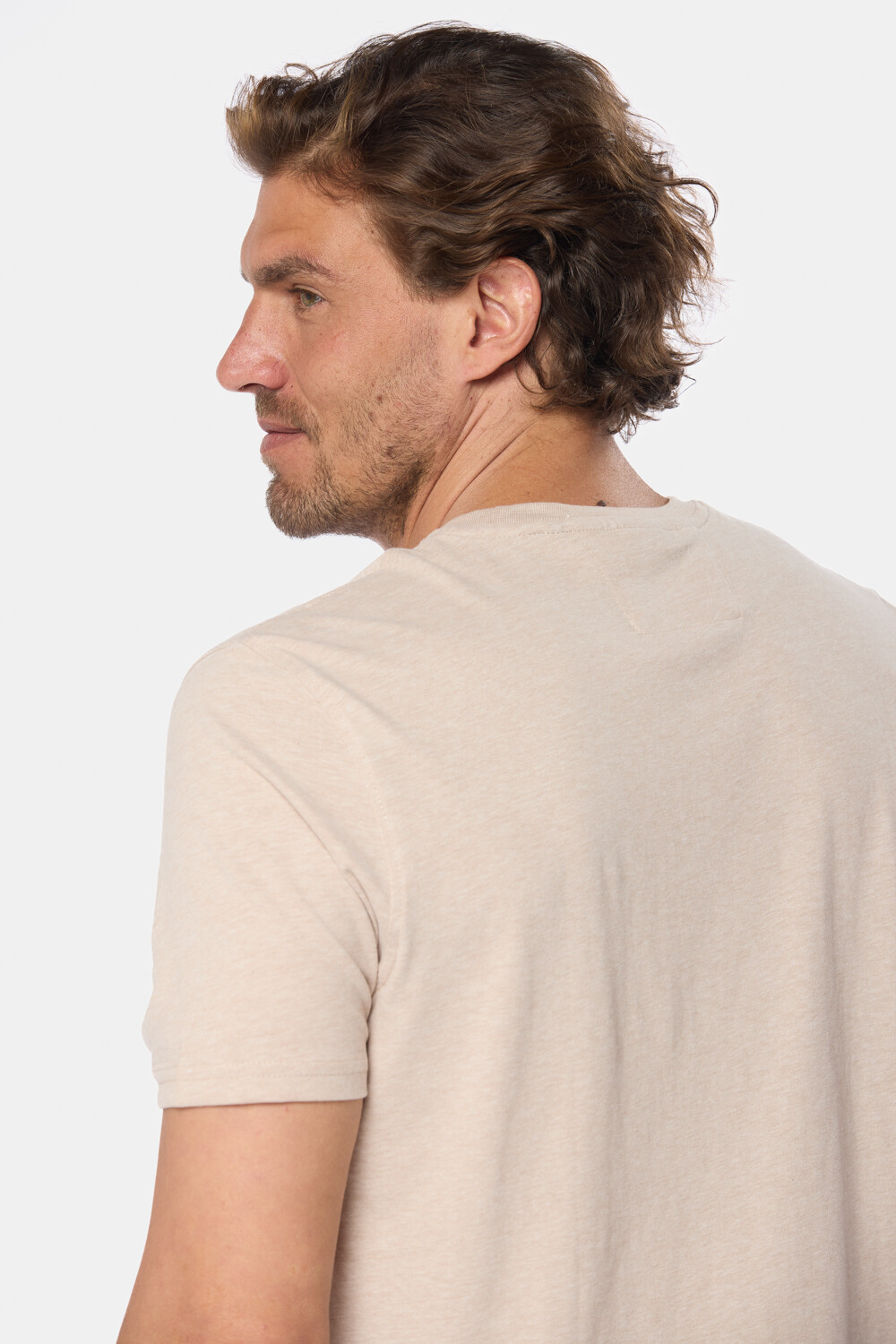 REMERA BORDADA Beige