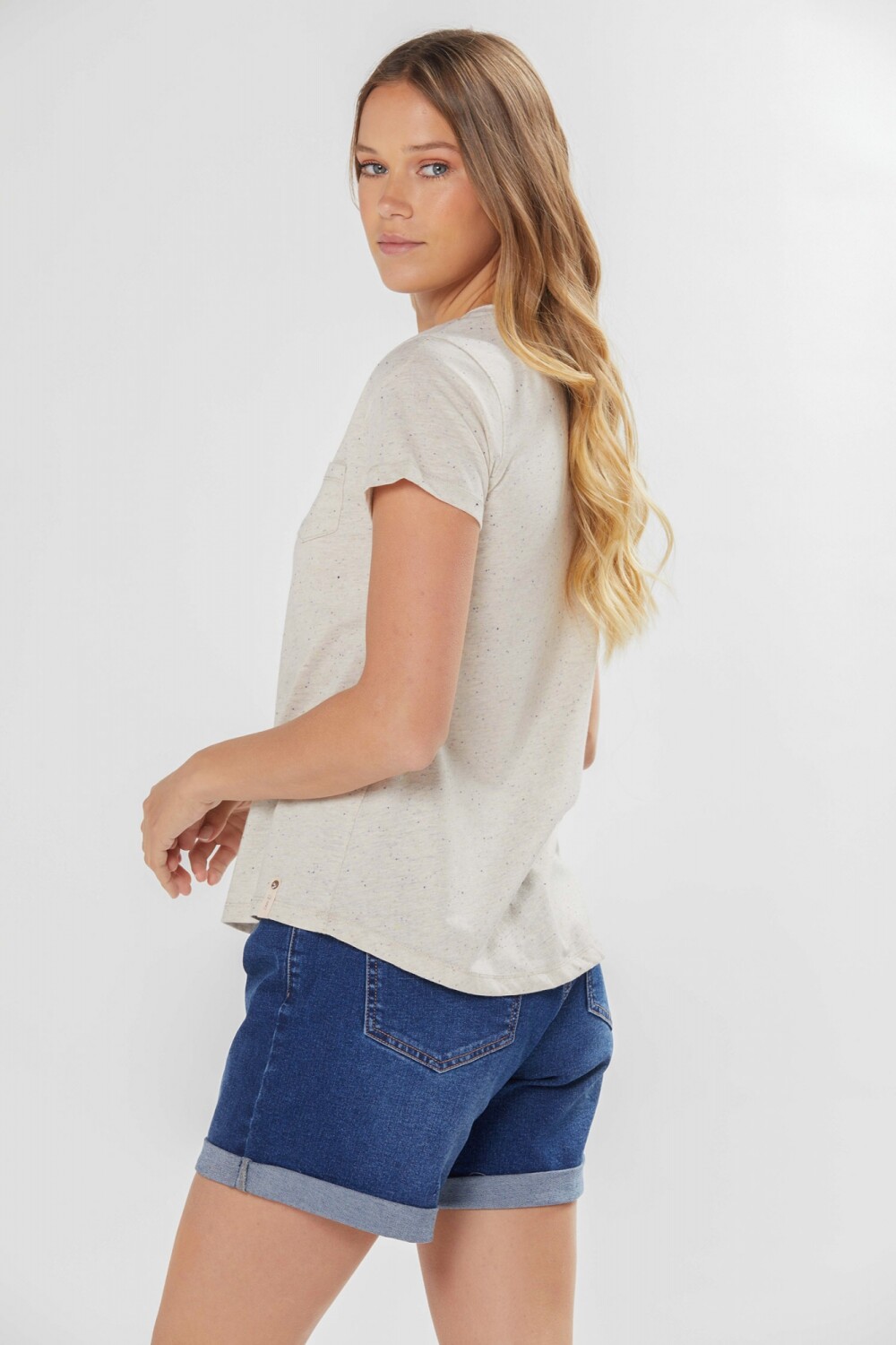 REMERA CON BOLSILLO Beige