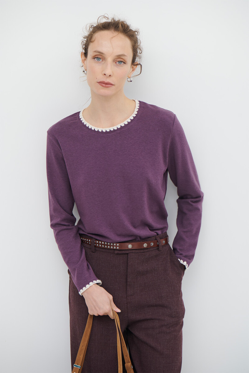 REMERA PIPPA - CIRUELA 