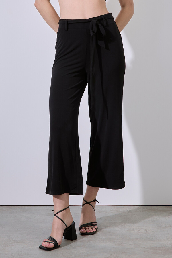 Pantalon Crop NEGRO