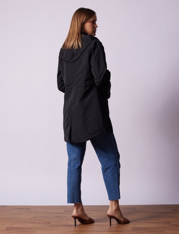 Campera Liviana Impermeable NEGRO